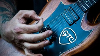GTC Beginner Guitar Lessons Your First 10 Guitar Lessons TUTORiAL screenshot