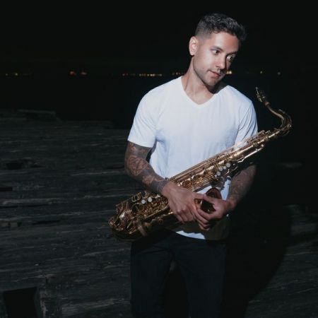 Noah Rosen – Mind Racing (2022)